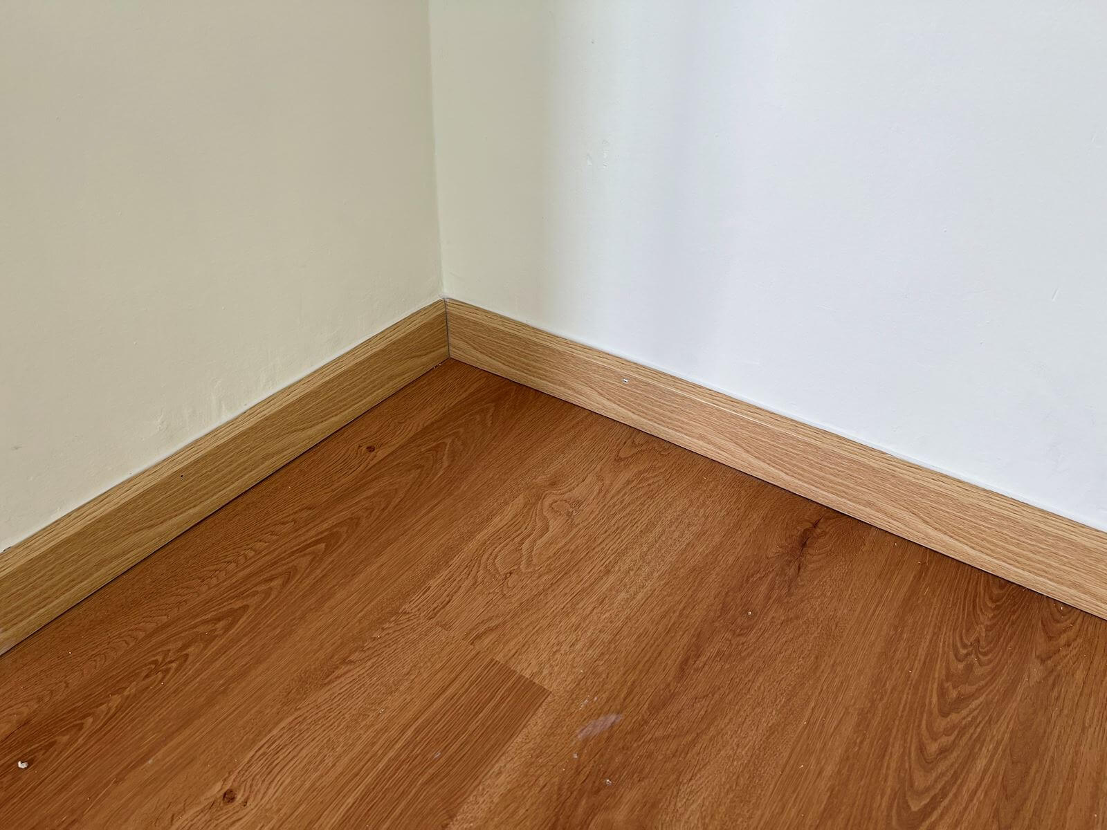 Kích thước nẹp chân tường chuẩn đẹp cho mọi không gian sống 5 Bảng tra cứu kích thước nẹp chân tường theo từng chất liệu